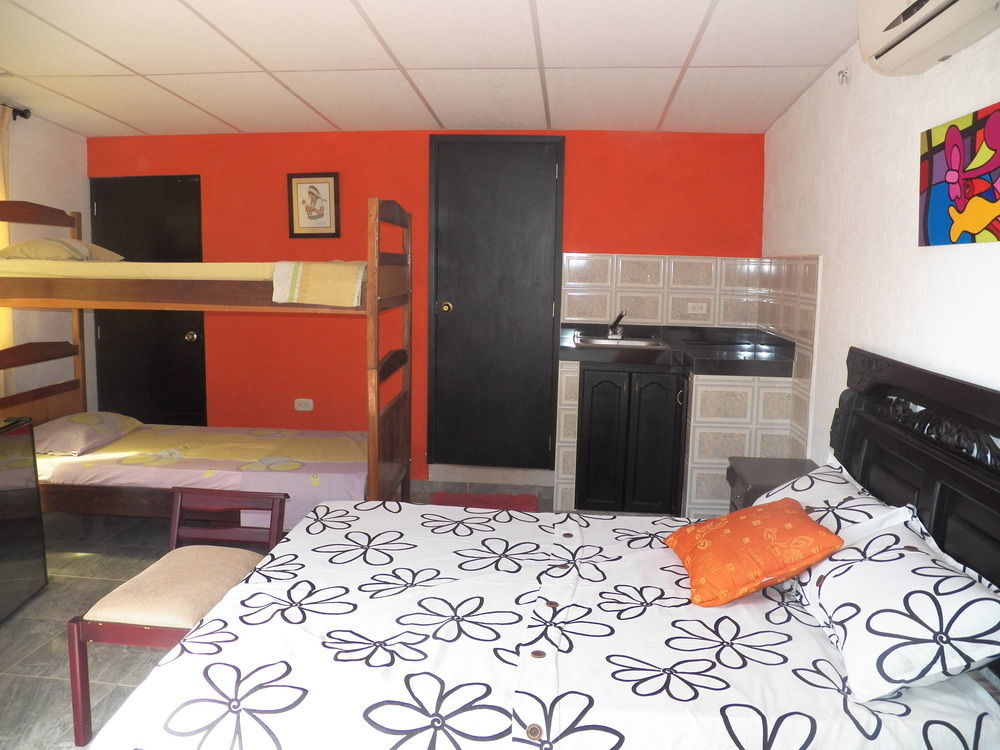Hostel Green Light Таганга Экстерьер фото