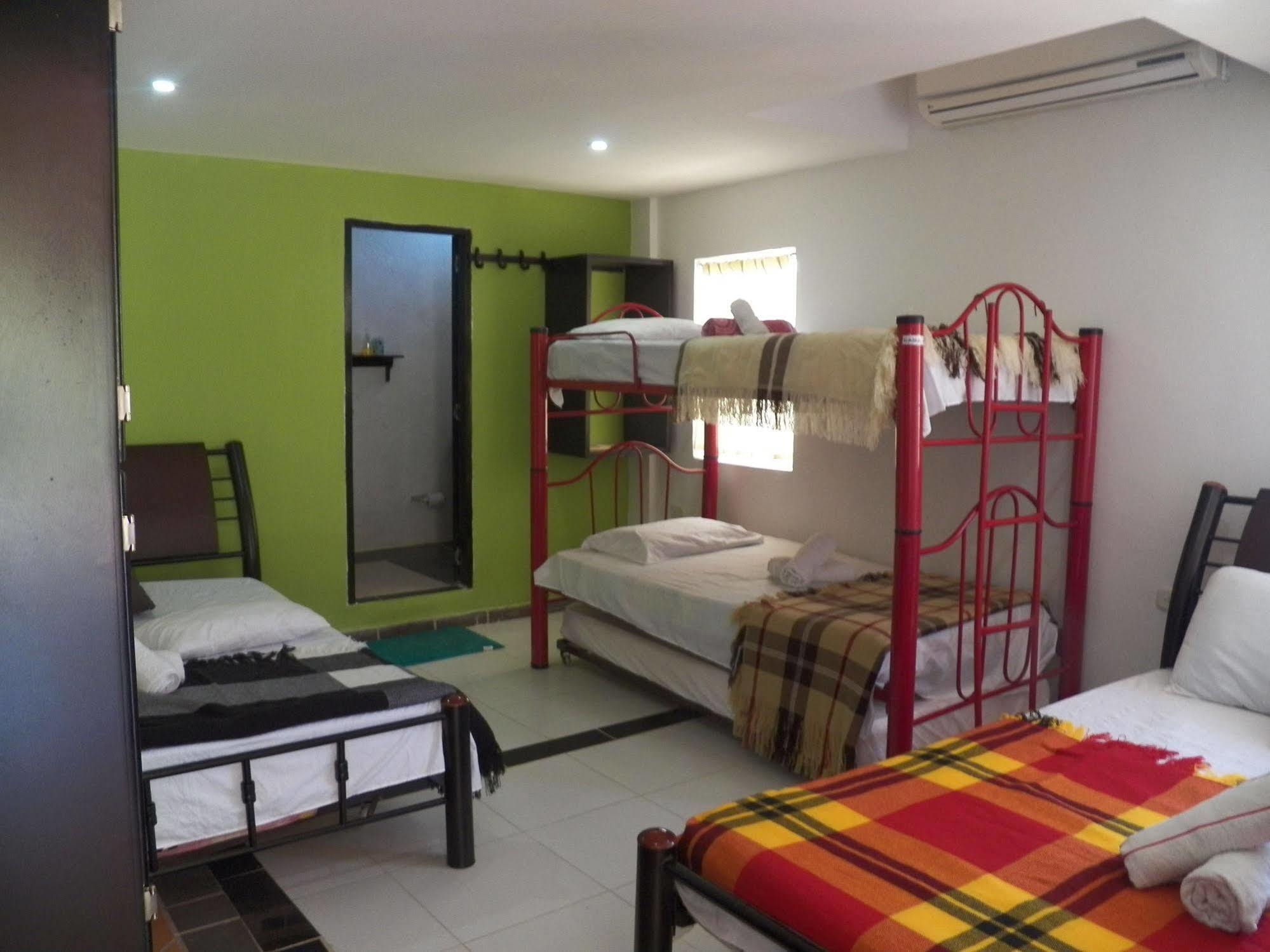 Hostel Green Light Таганга Экстерьер фото