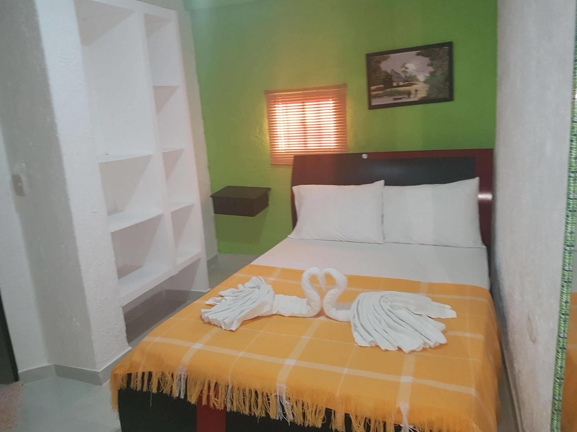 Hostel Green Light Таганга Экстерьер фото