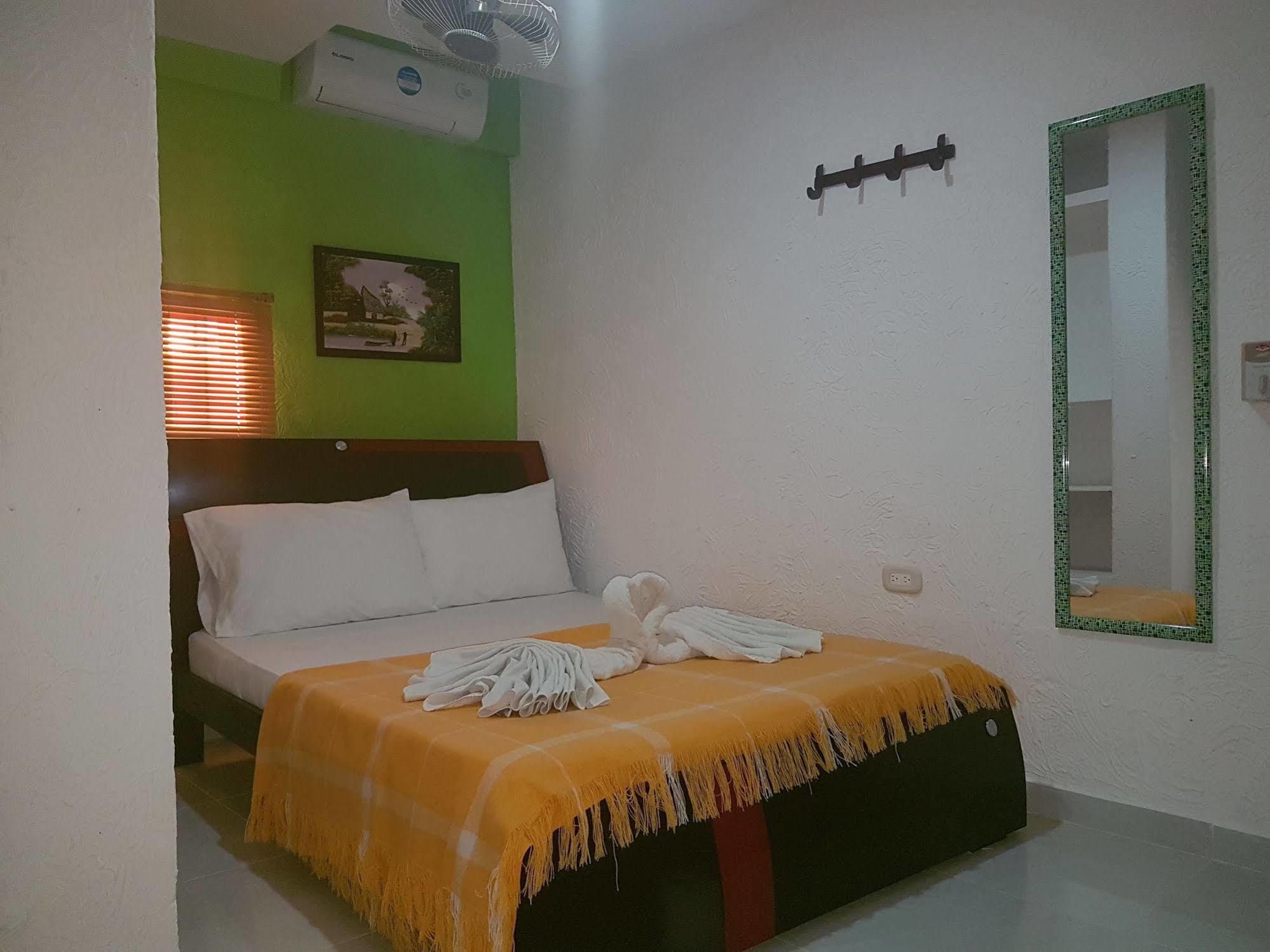 Hostel Green Light Таганга Экстерьер фото